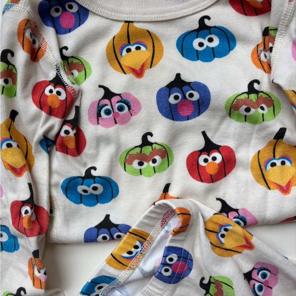Hanna Andersson White Pajama Set with Multicolor Sesame Street Pumpkin Faces